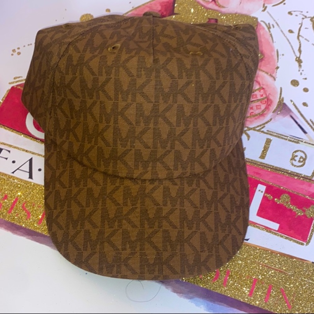 MICHAEL KORS SIGNATURE MONOGRAM HAT - Picture 6 of 8